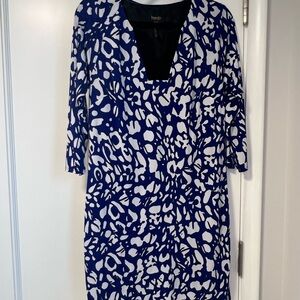 Laundry By Shelli Segal Blue and White V-Neck Printed Midi Dress